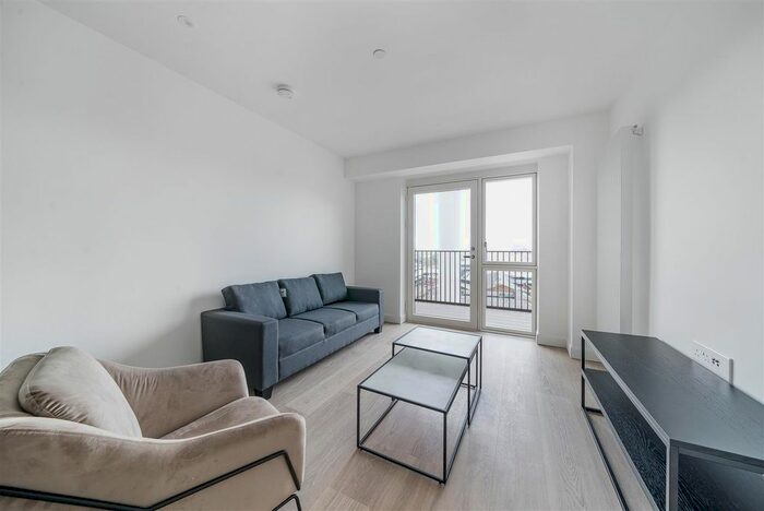2 Bedroom Flat To Rent In Galleria House, Royal Eden Docks, Western Gateway, Custom House, E16