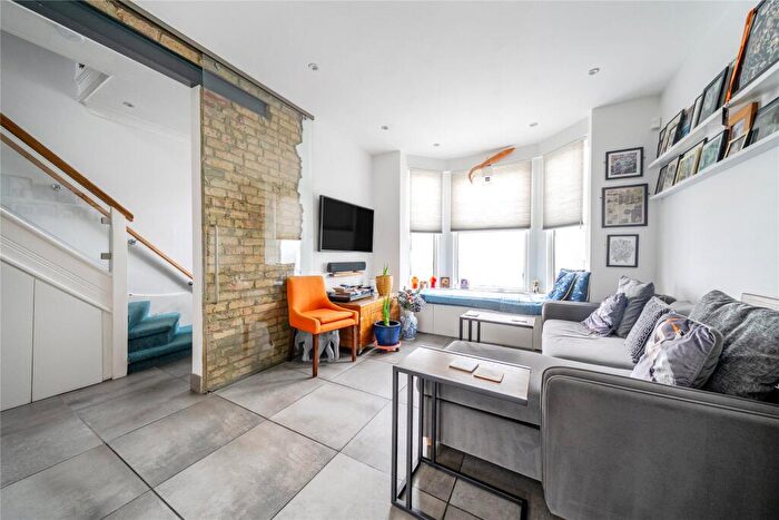 3 Bedroom Terraced House For Sale In Cottingham Road, London, SE20