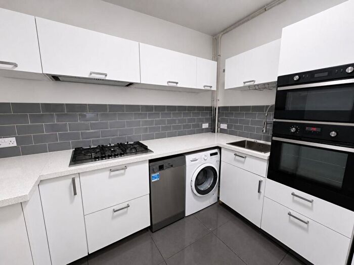 2 Bedroom Apartment To Rent In Kings Road, Cardiff, CF11