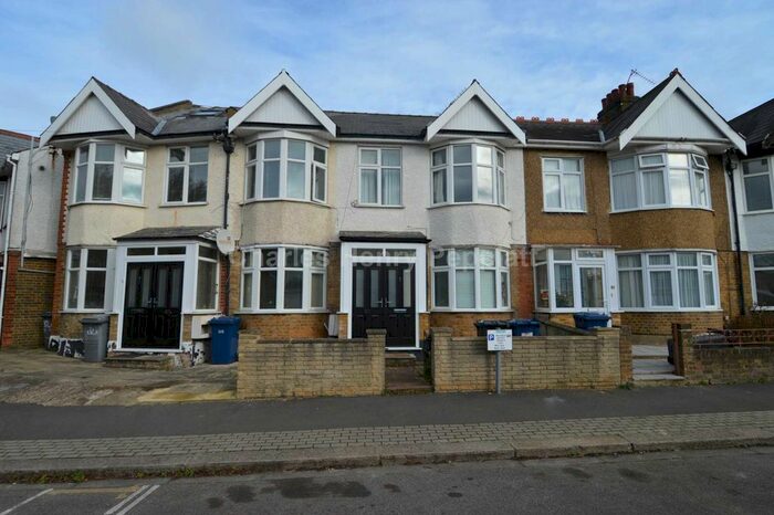 4 Bedroom Property To Rent In Hutton Grove, North Finchley, N12