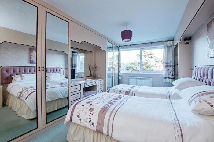 2 Bedroom Flat For Sale In Meyrick Road, Bournemouth, BH1