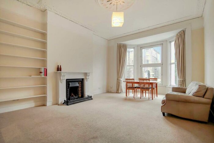 2 Bedroom Flat To Rent In Lordship Park, Stoke Newington, London, N16