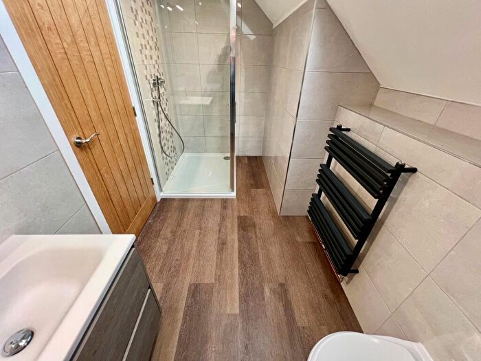 4 Bedroom House To Rent In New Road, Netley Abbey, Southampton, SO31