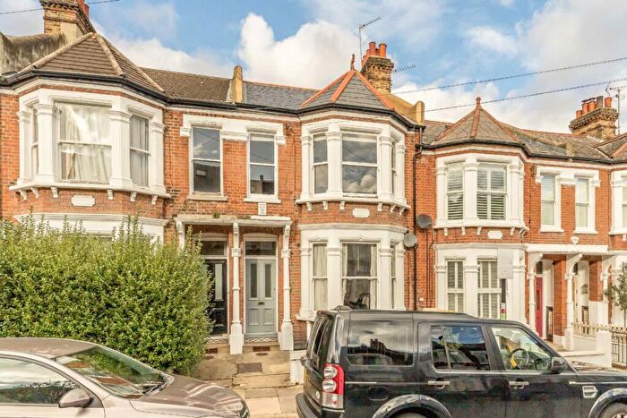 2 Bedroom Flat To Rent In Bramfield Road, Battersea, SW11