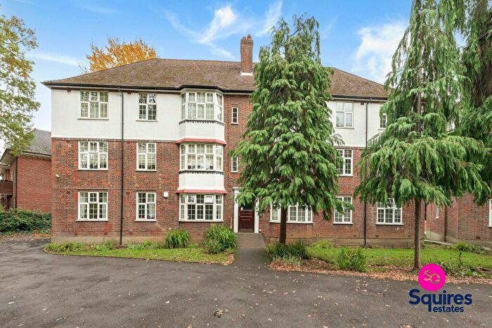 3 Bedroom Flat For Sale In Holders Hill Road, Fernside Court Holders Hill Road, NW4