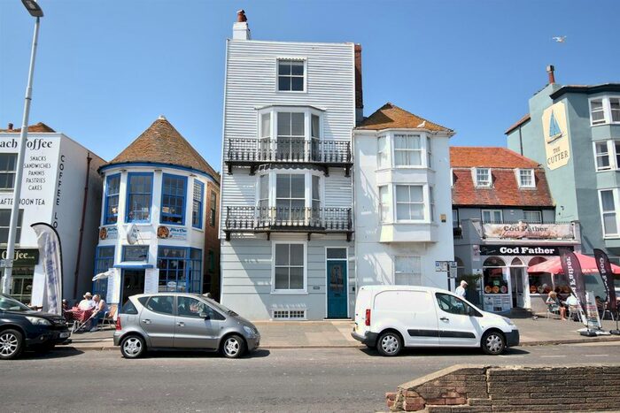 3 Bedroom Property To Rent In East Parade, Hastings, TN34