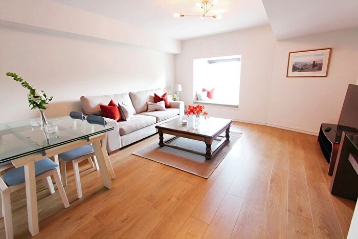 2 Bedroom Flat To Rent In Johns Place, Edinburgh, EH6