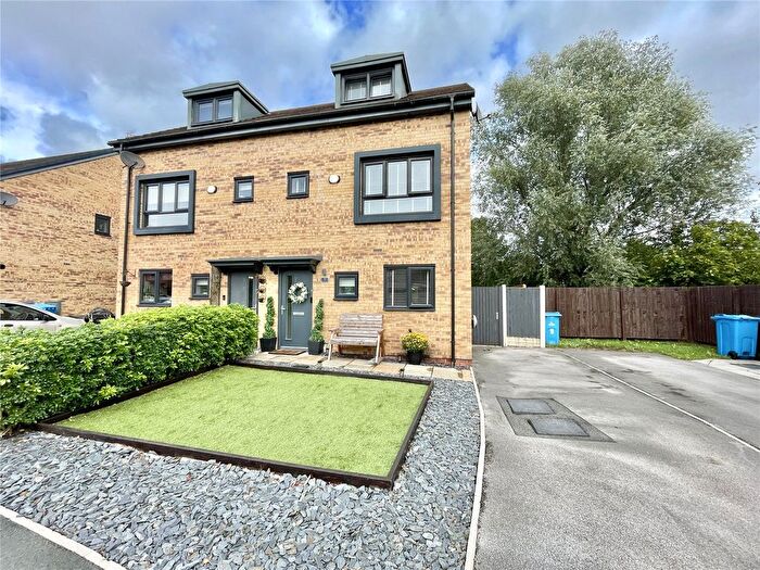 3 Bedroom Semi-Detached House For Sale In Worsley Close, Castlefields, Runcorn, Cheshire, WA7