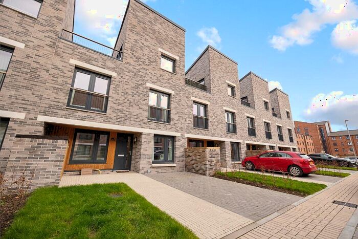 3 Bedroom Terraced House To Rent In Dunmore Lane, Tradeston, Glasgow, G5