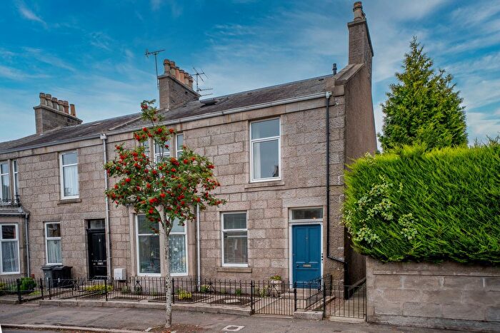 4 Bedroom Flat For Sale In Brunswick Place, Aberdeen, AB11