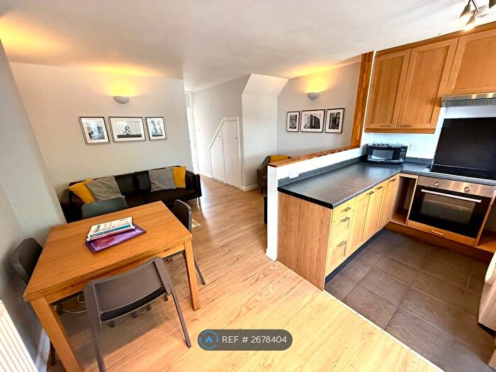 4 Bedroom End Of Terrace House To Rent In Lodge Road, Southampton, SO14