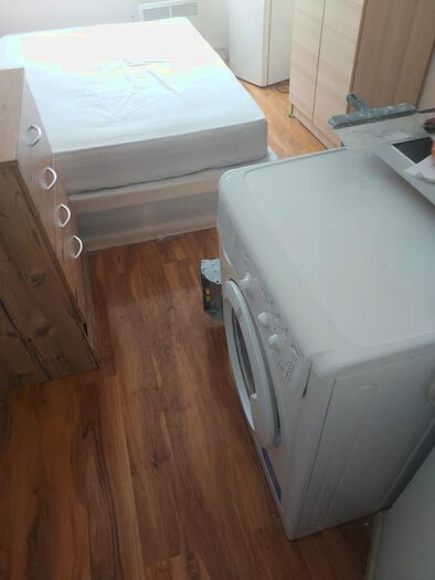 Studio To Rent In Shropshire Close, Mitcham, London, CR4