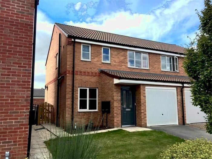 3 Bedroom Semi-Detached House To Rent In Mulberry Close, Selby, YO8