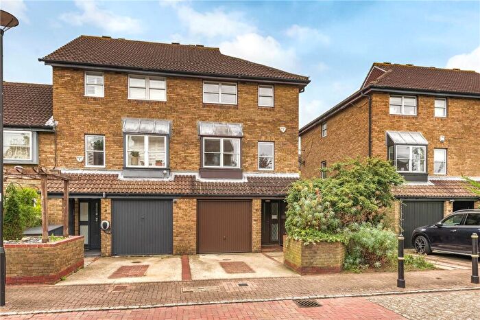 4 Bedroom Terraced House For Sale In Whistlers Avenue, Morgan's Walk, London, SW11