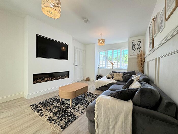 4 Bedroom Detached House For Sale In Tremellyn Road, Mitchell, Newquay, TR8