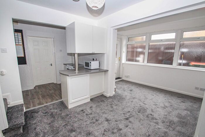 2 Bedroom Flat To Rent In Grove Green Road, London, E11