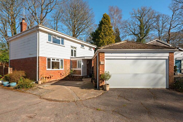 4 Bedroom Detached House For Sale In The Glade, Horsham, RH13
