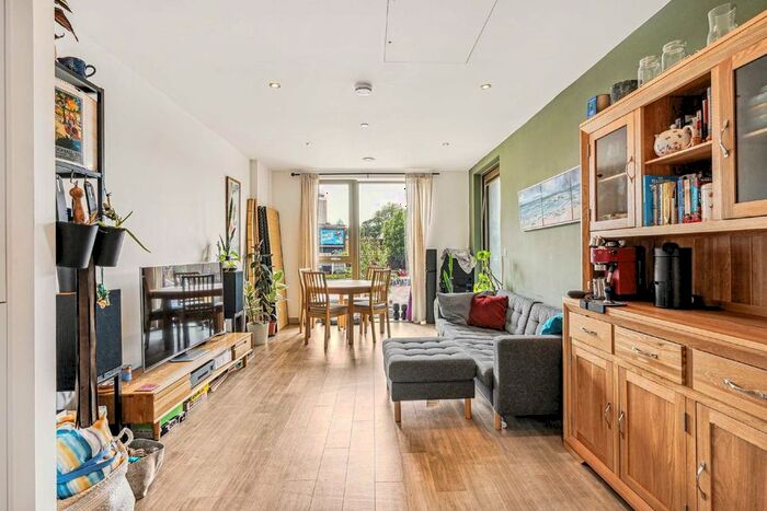 1 Bedroom Flat To Rent In Stockwell Road, London, SW9