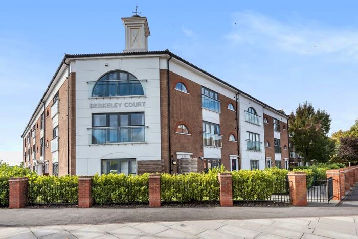 2 Bedroom Flat To Rent In Masons Hill Bromley, BR2