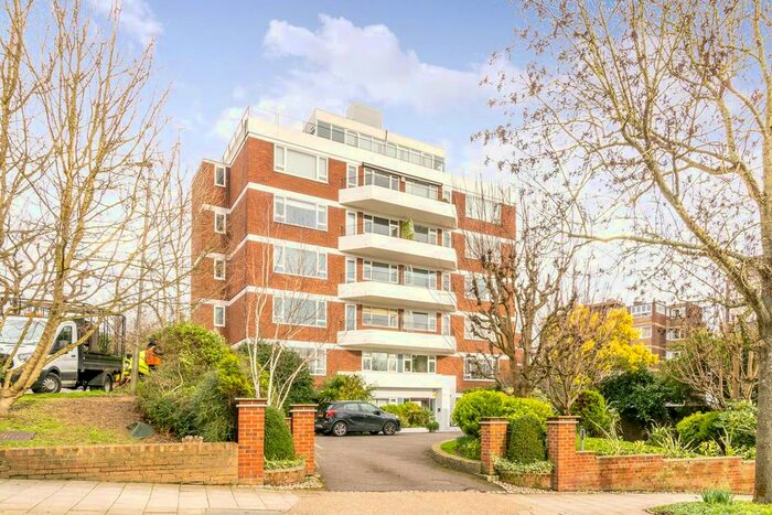 3 Bedroom Flat To Rent In Victoria Drive, Southfields, London, SW19