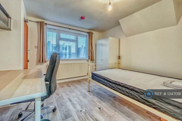 8 Bedroom Terraced House To Rent In Sheriff Avenue, Coventry, CV4