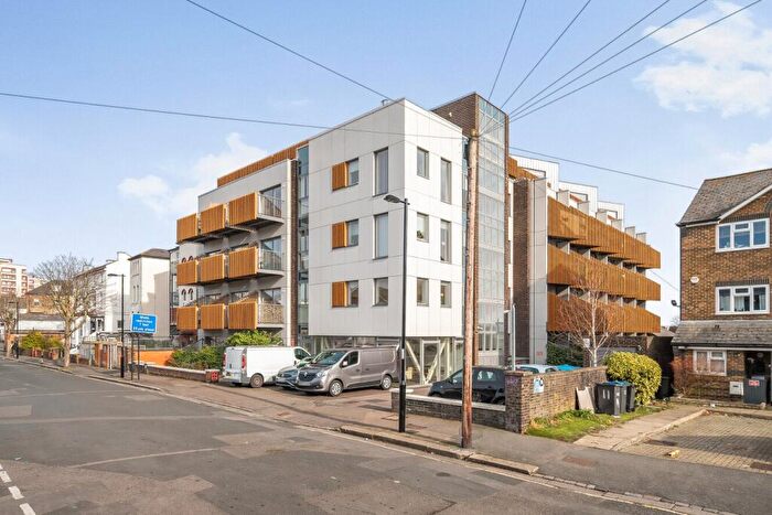 2 Bedroom Flat For Sale In Cargreen Road, South Norwood, London, SE25