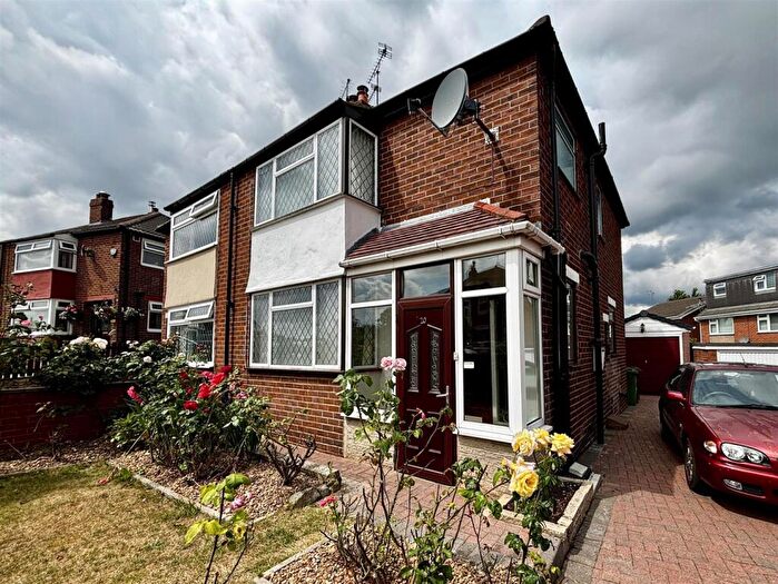 3 Bedroom Semi-Detached House For Sale In Knightsway, Garforth, Leeds, LS25