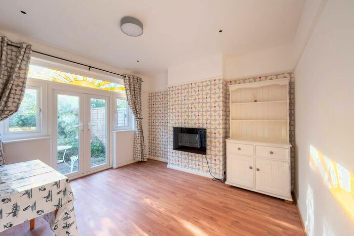 3 Bedroom End Of Terrace House To Rent In Hillcross Avenue, Morden, SM4