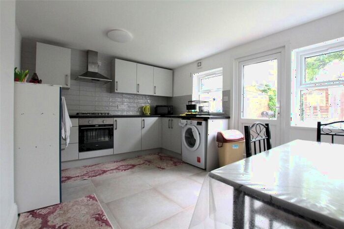 3 Bedroom House To Rent In Stevenage House, East Ham, London, E6
