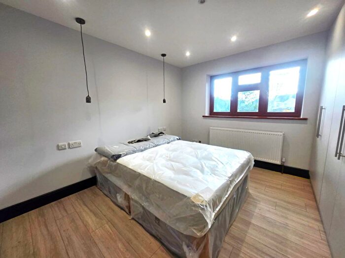 1 Bedroom Flat To Rent In Victoria Court, Green Man Lane, Feltham, Middlesex, TW14