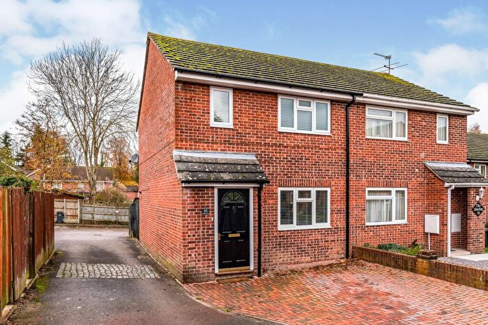 3 Bedroom Semi-Detached House To Rent In Lavington Gardens, North Baddesley, SO52