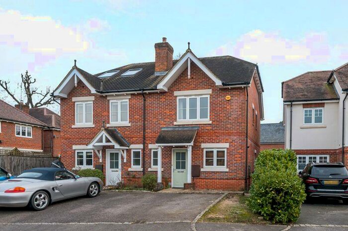 2 Bedroom Semi-Detached House To Rent In Admiral Way, Busbridge, GU7