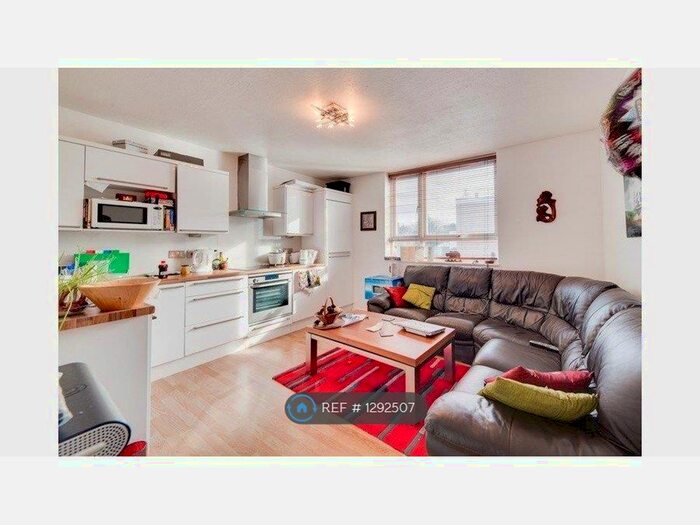 2 Bedroom Flat To Rent In Bellmore Court 33A, Croydon CR0