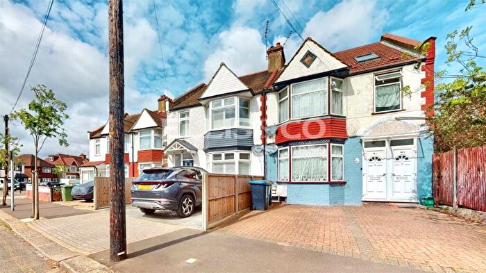 2 Bedroom Maisonette To Rent In Park Road, Wembley, HA0