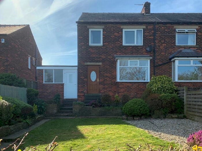 3 Bedroom Semi-Detached House To Rent In Greenroyd Avenue, Cleckheaton, BD19