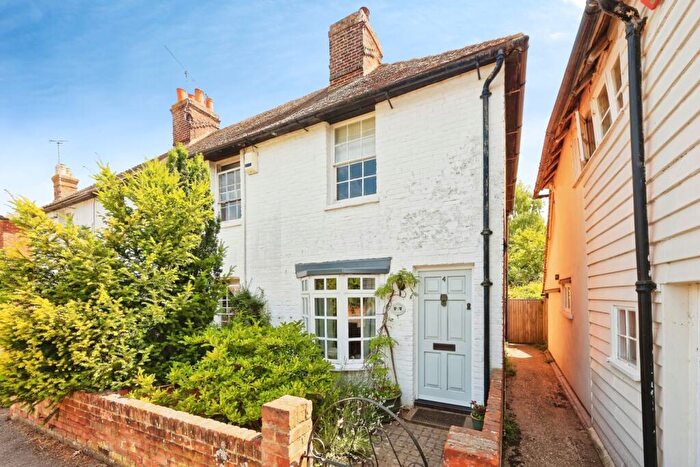 2 Bedroom End Of Terrace House For Sale In High Street, Canterbury, Kent, CT2