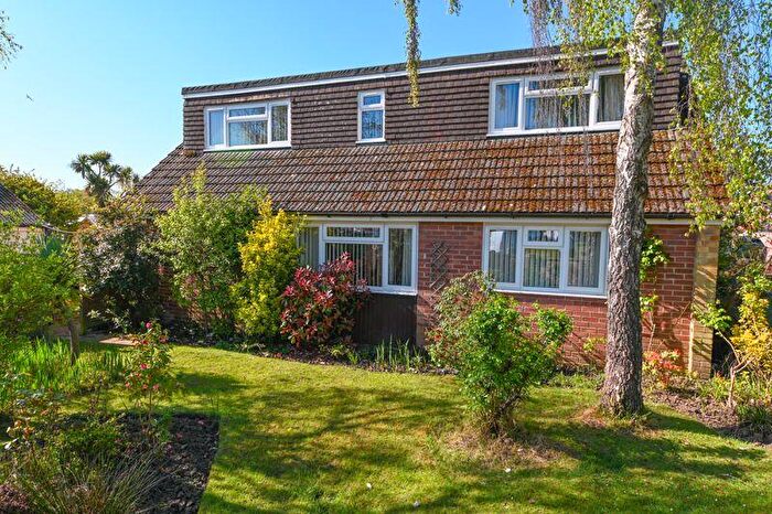 4 Bedroom Detached House For Sale In Magnolia Way, Cowplain, PO8