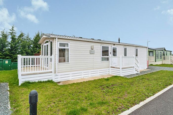 2 Bedroom Detached Bungalow For Sale In New River Bank, Littleport, Ely, CB7