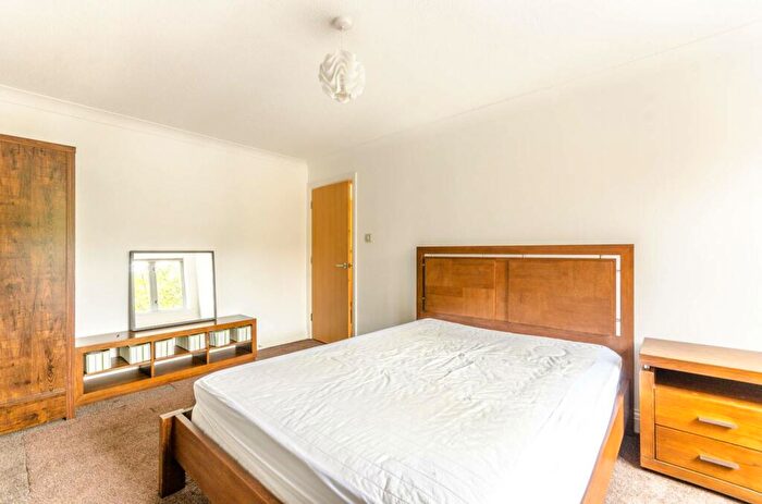 1 Bedroom Flat For Sale In Compass Point, Docklands, London, E14