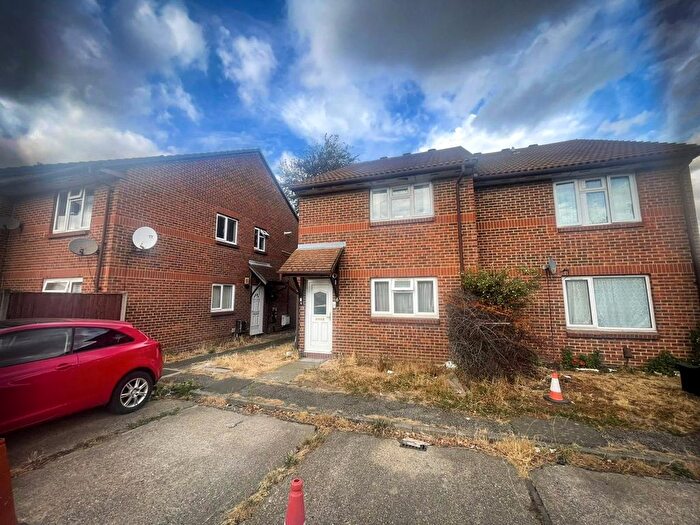 1 Bedroom End Of Terrace House To Rent In Bourton Close, Middlesex, UB3