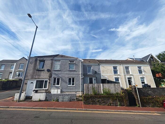 2 Bedroom Flat To Rent In New Road, Skewen, SA10