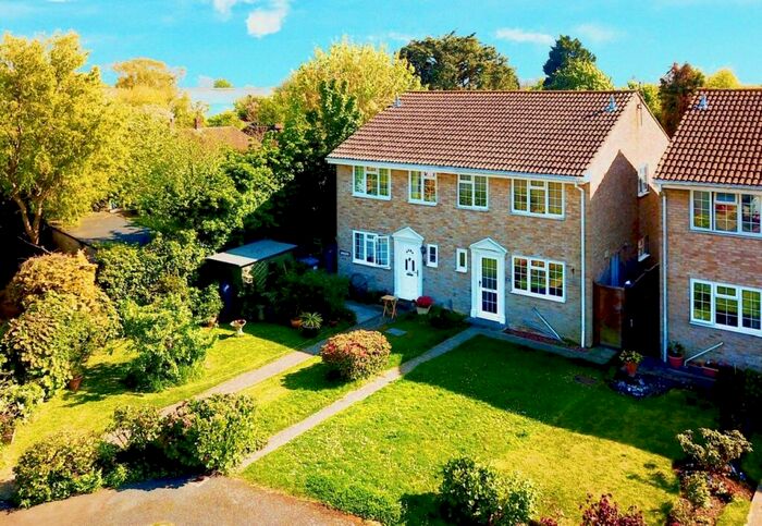 3 Bedroom Semi-Detached House To Rent In St Georges Walk, Eastergate, PO20