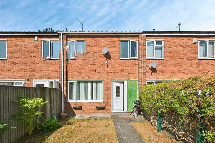 3 Bedroom Terraced House For Sale In Newmarket Road, Nottingham, NG6