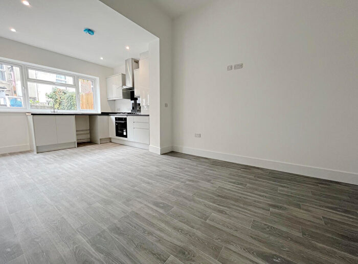 1 Bedroom Flat To Rent In Victoria Road North, Southsea, PO5