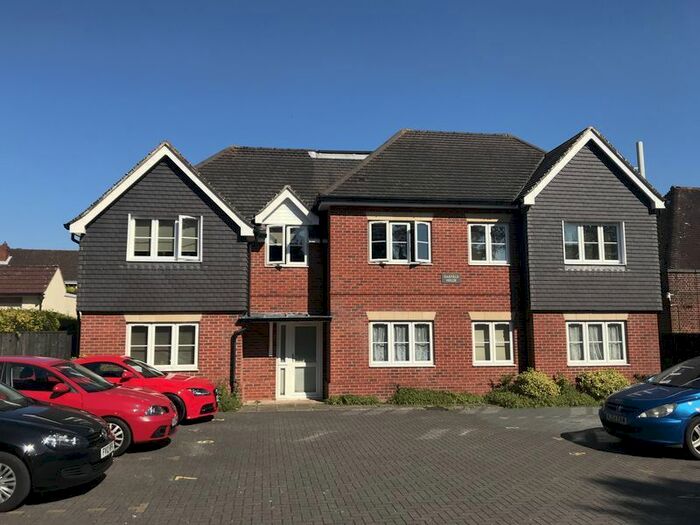 2 Bedroom Flat To Rent In Locks Road, Locks Heath, Southampton SO31