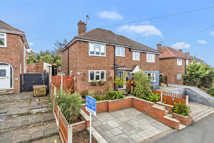 3 Bedroom Semi Detached House For Sale In St. Johns Road, Collier Row, RM5