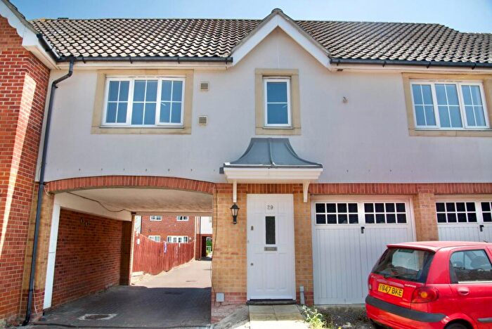 2 Bedroom Apartment To Rent In Waterside Close, Thamesmead, SE28