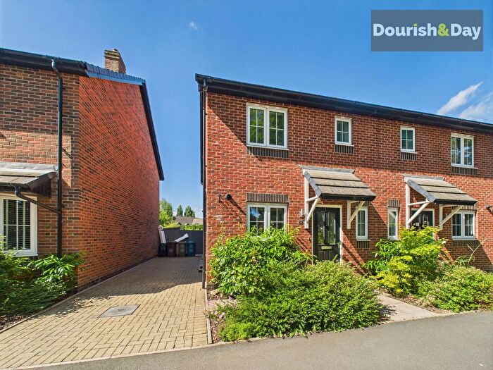 3 Bedroom Semi-Detached House For Sale In Manor Grove, Stafford, ST16