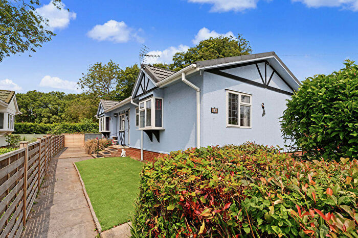 2 Bedroom Park Home For Sale In Beech Park, Wigginton, HP23
