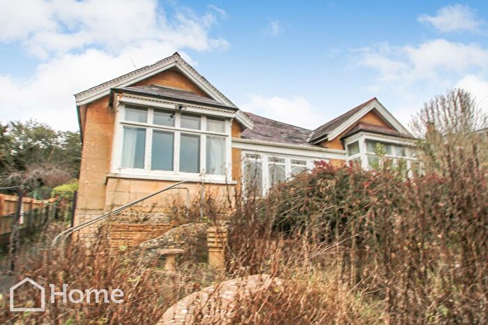 3 Bedroom Bungalow For Sale In Yomede Park, Bath, BA1